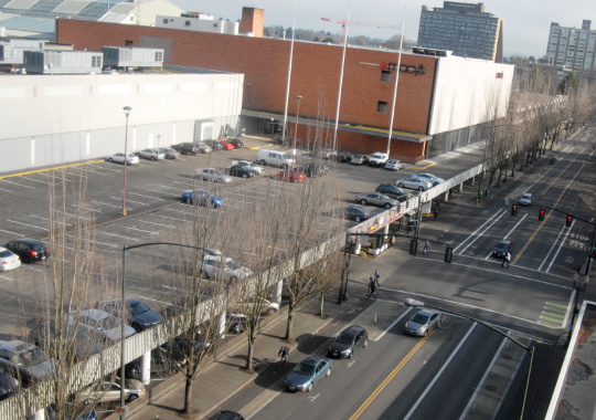Starting next month, car parking in the Lloyd will cost more during big  events – BikePortland
