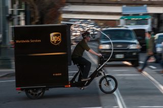 The UPS e-bike in action.(Photos: Mark Gamba for Truck Trike)