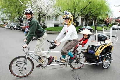 Tandem bike with store baby seat