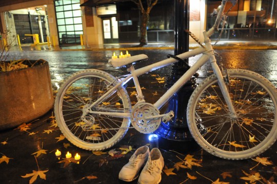 Put on by Livable Streets Action, an affiliate group of BikeLoudPDX. This vigil was held to remember the 409 people who have died on Oregon roads so far in 2015... and particularly Martin Greenough, who was killed five days ago while biking on NE Lombard.