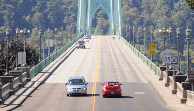 The St. Johns Bridge looking west. (Photo: Joe Mabel/Wikipedia)