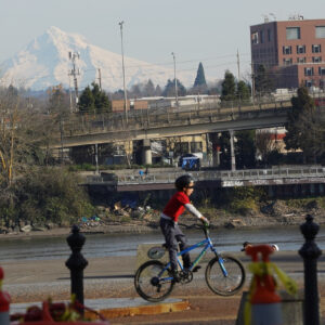 Weekend Event Guide: Breakfast on Bridges is back, ugly sweaters, and more!