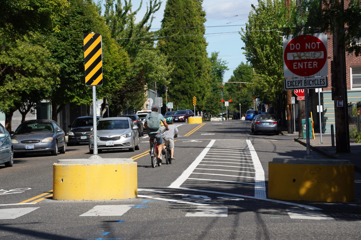 Closer Look: Alternating one-way for drivers on NE Hancock (Video ...