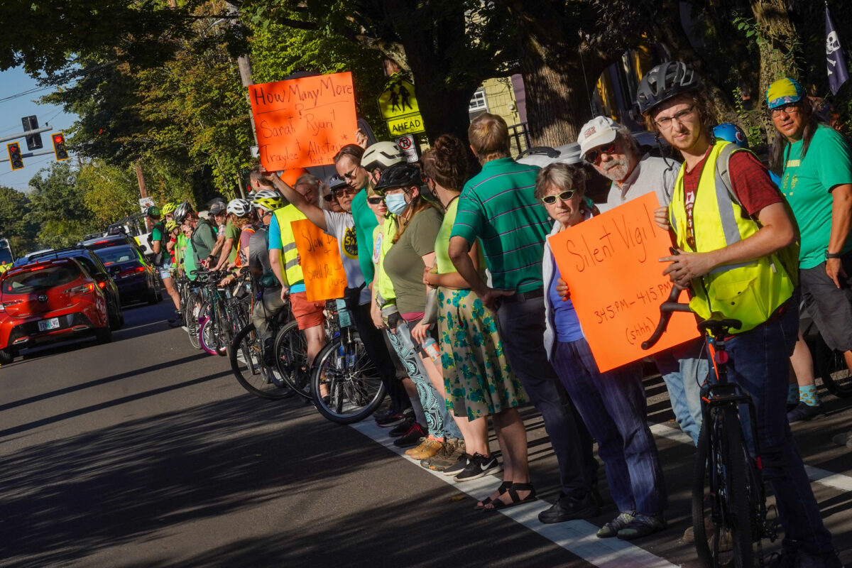 Protest on a human-protected bike lane draws attention to a deadly intersection — BikePortland