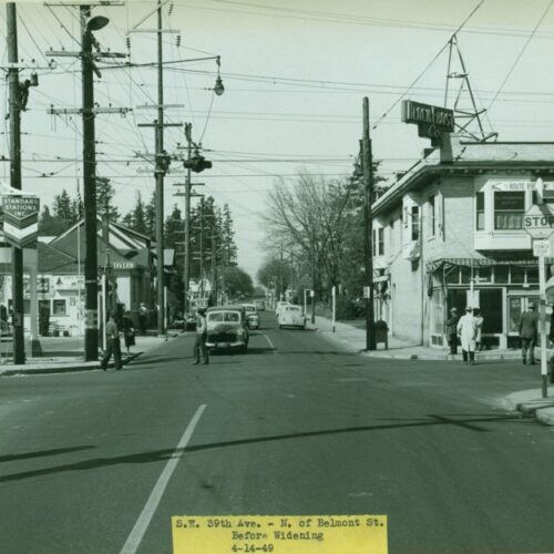 a2000-025-2109-before-widening-se-39th-north-of-belmont-1949.jpg