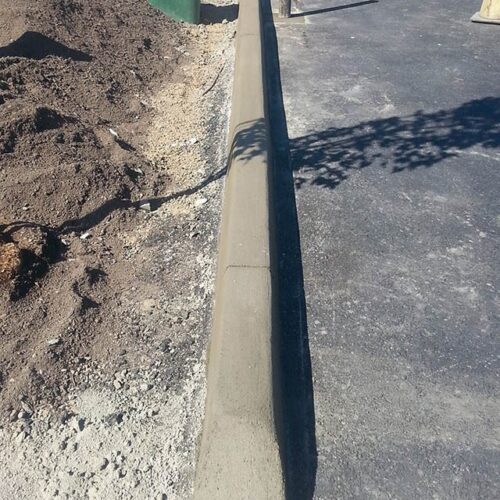 concrete-curb-extruding