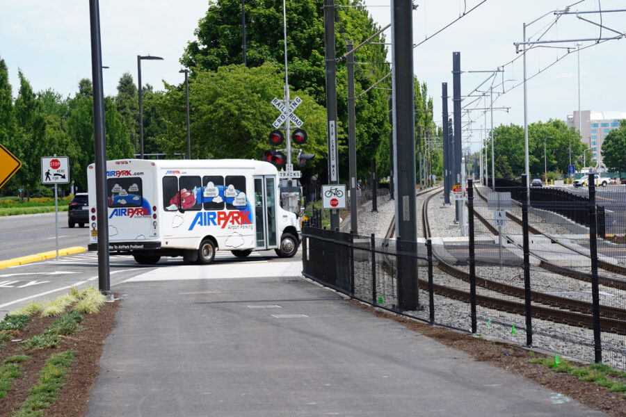 First Look: New bike path to Portland Airport – BikePortland
