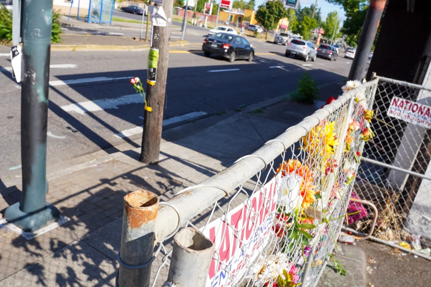 NE-Martin-Luther-King-Jr.-Deadly-Crash-Scene-11-1400x933 One dead and four hospitalized after driver loses control in northeast Portland – BikePortland