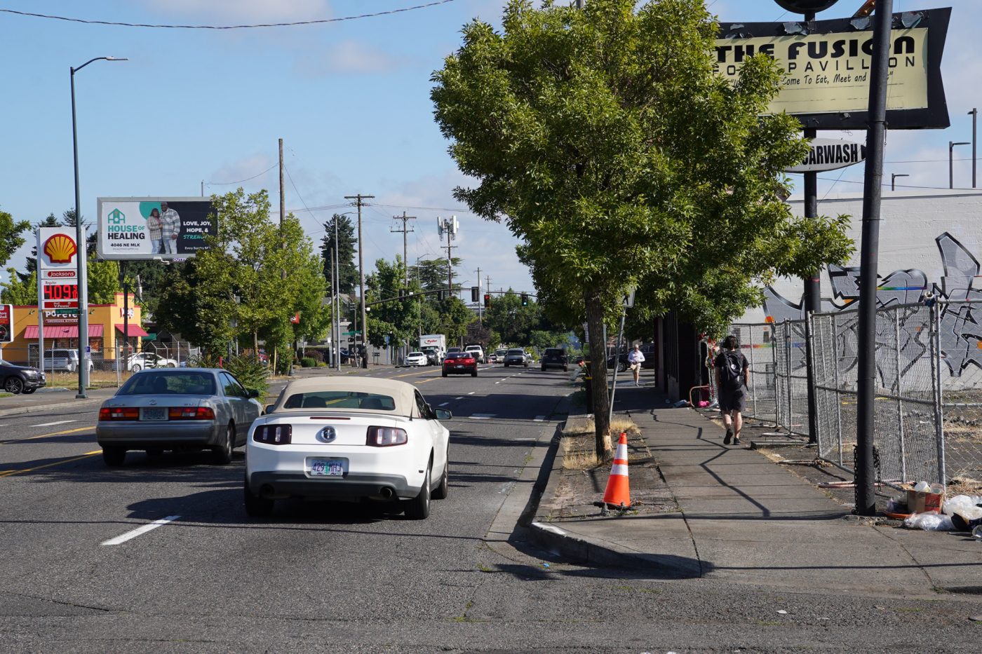 NE-Martin-Luther-King-Jr.-Deadly-Crash-Scene-2-1400x933 One dead and four hospitalized after driver loses control in northeast Portland – BikePortland