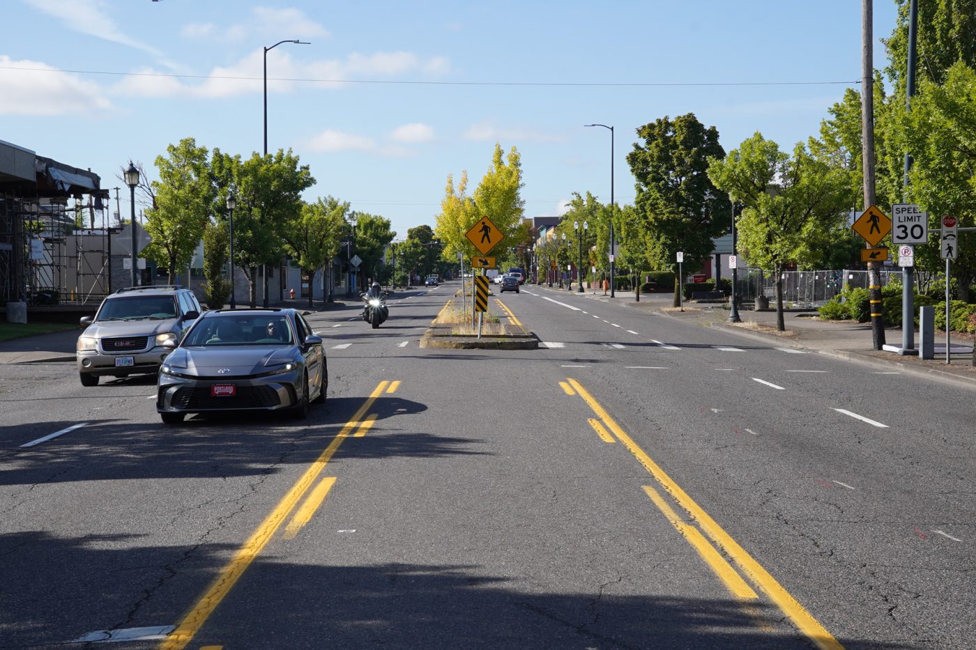NE-Martin-Luther-King-Jr.-Deadly-Crash-Scene-8-1400x933 One dead and four hospitalized after driver loses control in northeast Portland – BikePortland